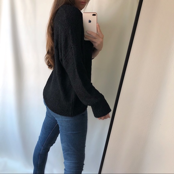 The Basic Essential Sweater - Picture 5 of 9